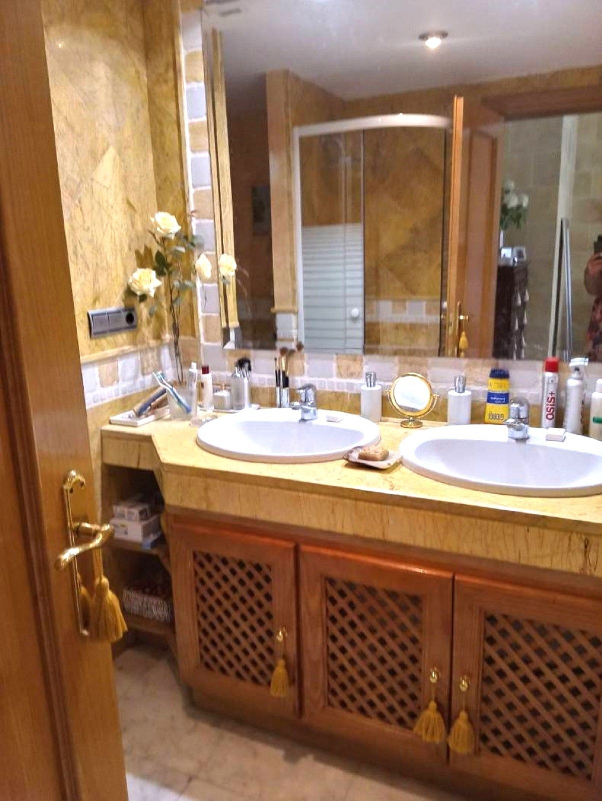 3 Bedroom Villa for Sale in The Golden Mile — view 10