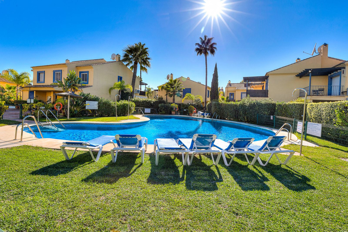 3 Bedroom Villa for Sale in San Pedro de Alcántara — 2