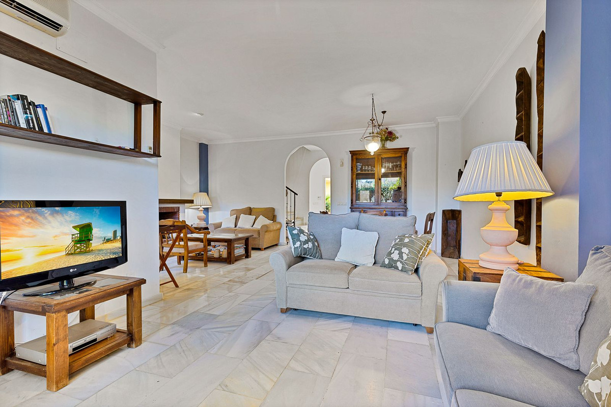 3 Bedroom Villa for Sale in San Pedro de Alcántara — 4