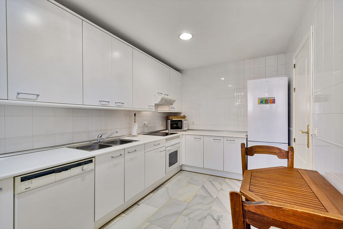 3 Bedroom Villa for Sale in San Pedro de Alcántara — 7
