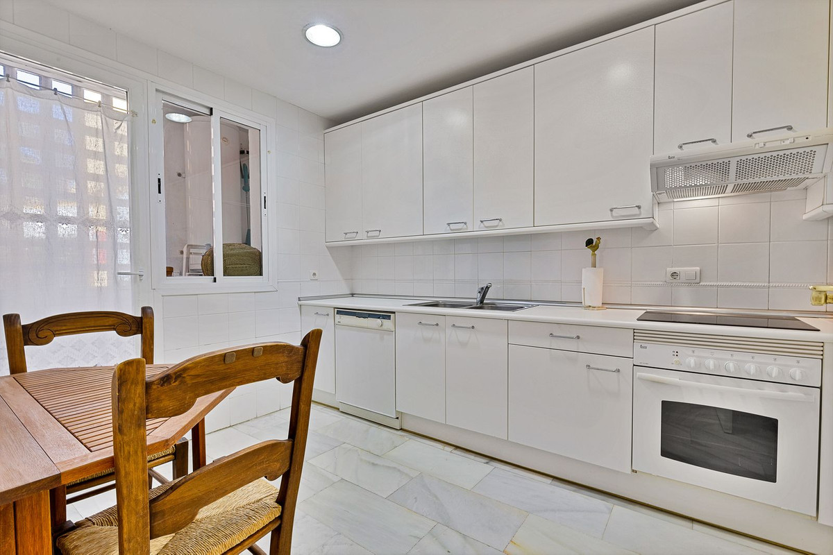 3 Bedroom Villa for Sale in San Pedro de Alcántara — 8