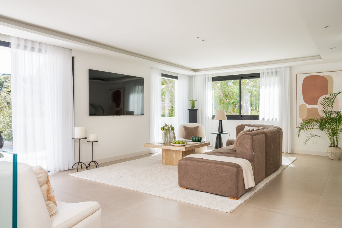5 Bedroom Villa for Sale in Nueva Andalucía — 4