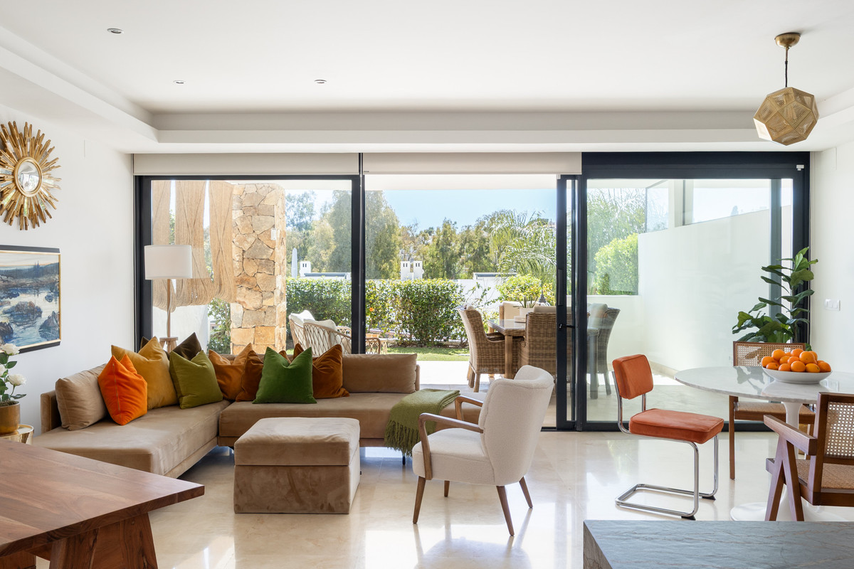 3 Bedroom Villa for Sale in The Golden Mile