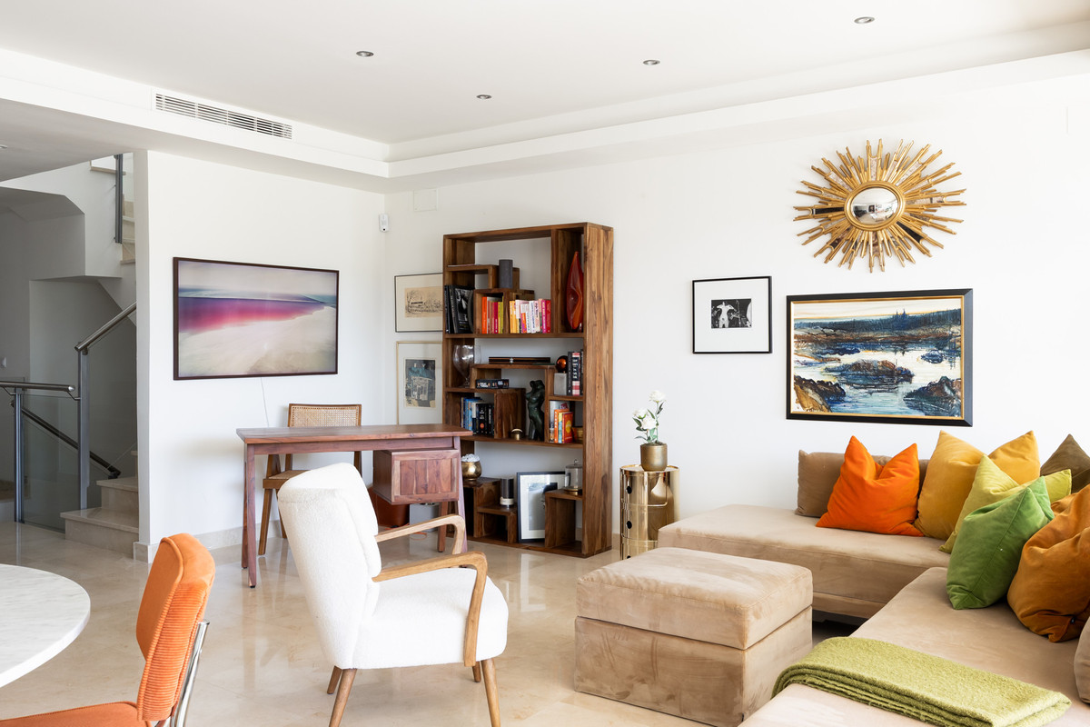 3 Bedroom Villa for Sale in The Golden Mile — 6