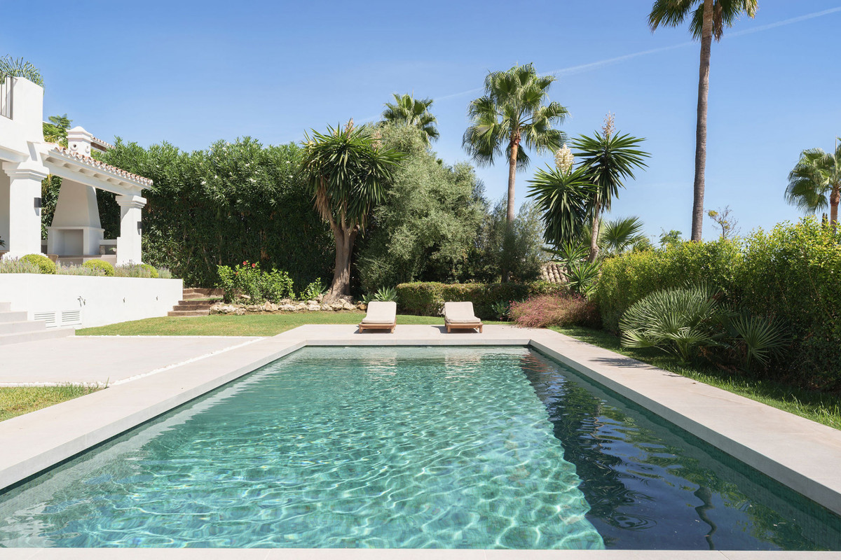 5 Bedroom Villa for Sale in Nueva Andalucía — 3