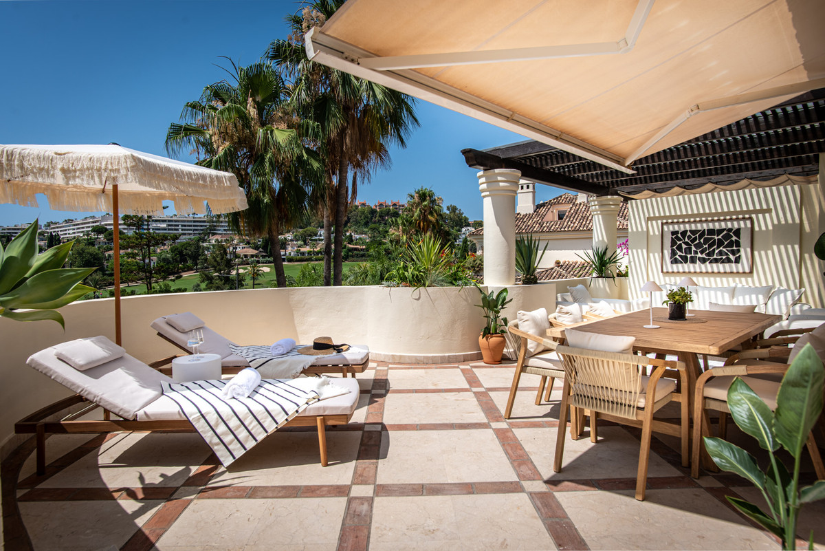 3 Bedroom Apartment for Sale in Nueva Andalucía — 3