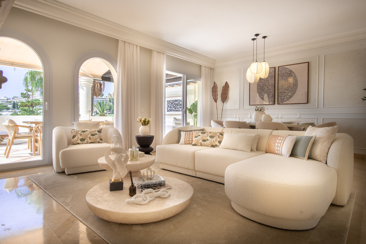 3 Bedroom Apartment for Sale in Nueva Andalucía — 4