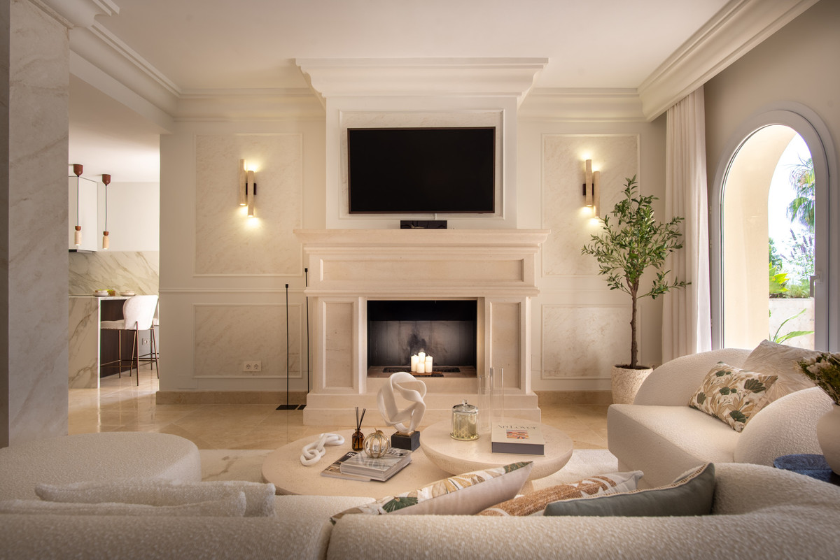 3 Bedroom Apartment for Sale in Nueva Andalucía — 5