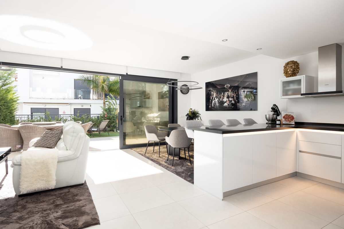 3 Bedroom Villa for Sale in Estepona — 4