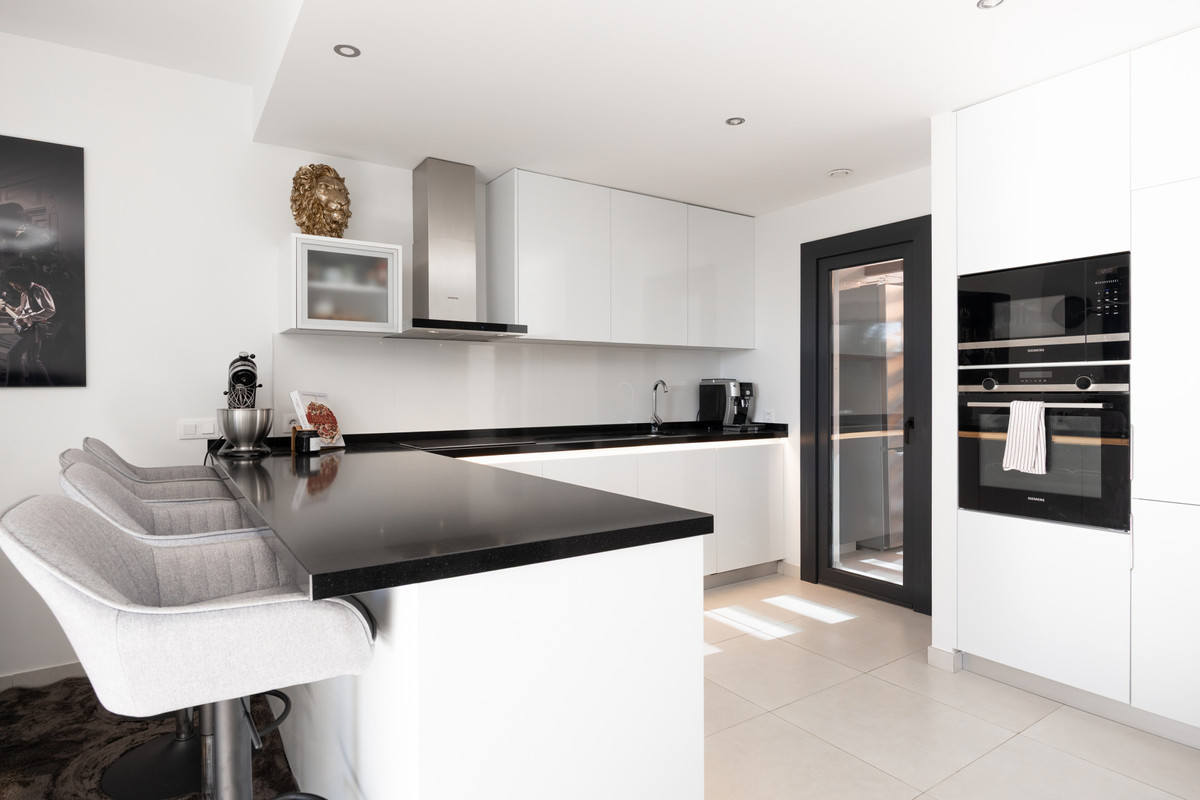3 Bedroom Villa for Sale in Estepona — 7