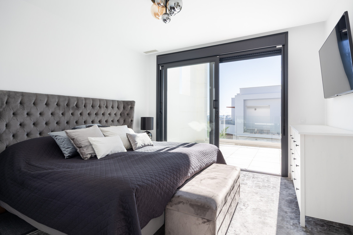 3 Bedroom Villa for Sale in Estepona — view 10