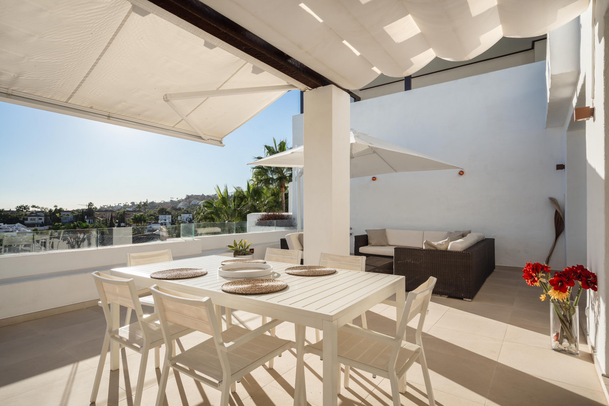 3 Bedroom Apartment for Sale in Nueva Andalucía — 3