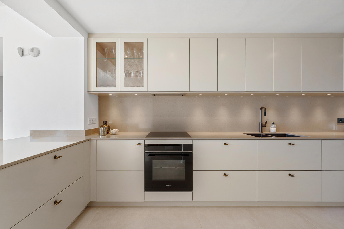 3 Bedroom Apartment for Sale in Nueva Andalucía — 7