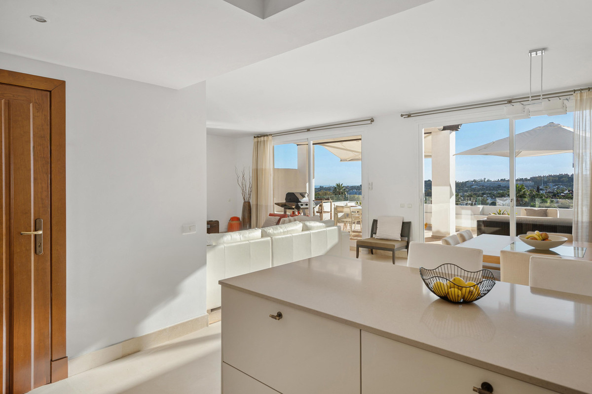 3 Bedroom Apartment for Sale in Nueva Andalucía — 9