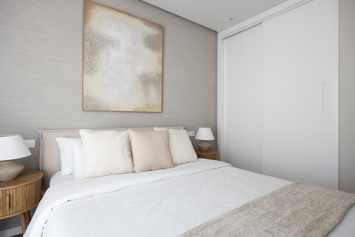 4 Bedroom Apartment for Sale in La Campana — 9
