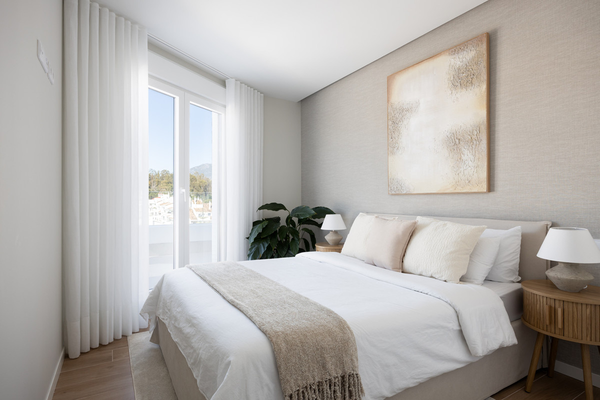 4 Bedroom Apartment for Sale in La Campana — view 10