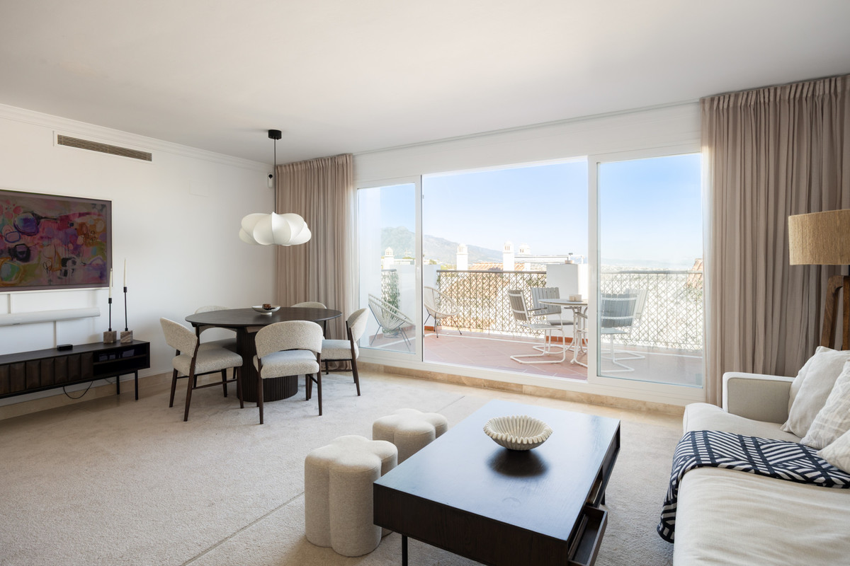 3 Bedroom Apartment for Sale in El Paraiso — 2