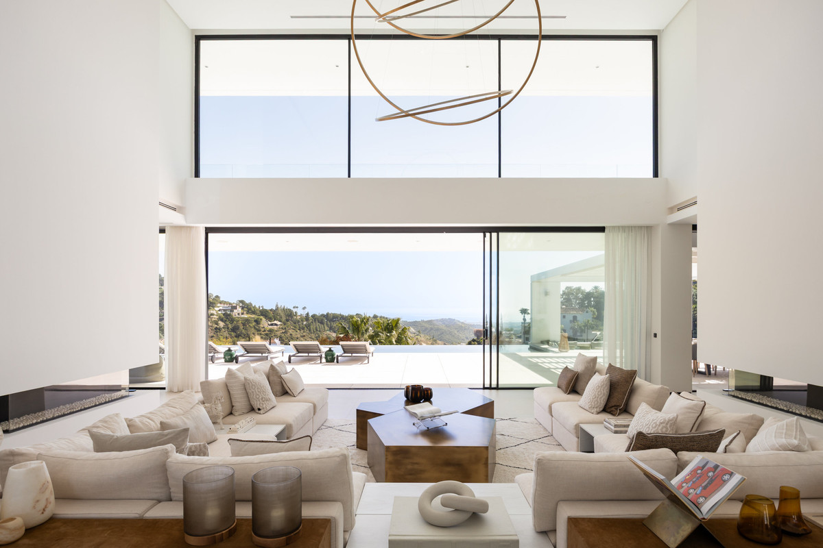 7 Bedroom Villa for Sale in El Madroñal — 4