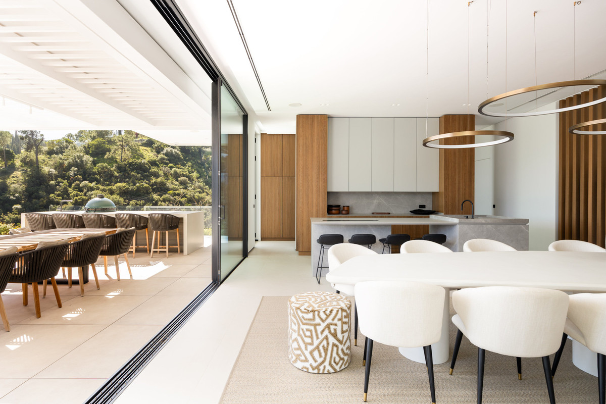 7 Bedroom Villa for Sale in El Madroñal — 7
