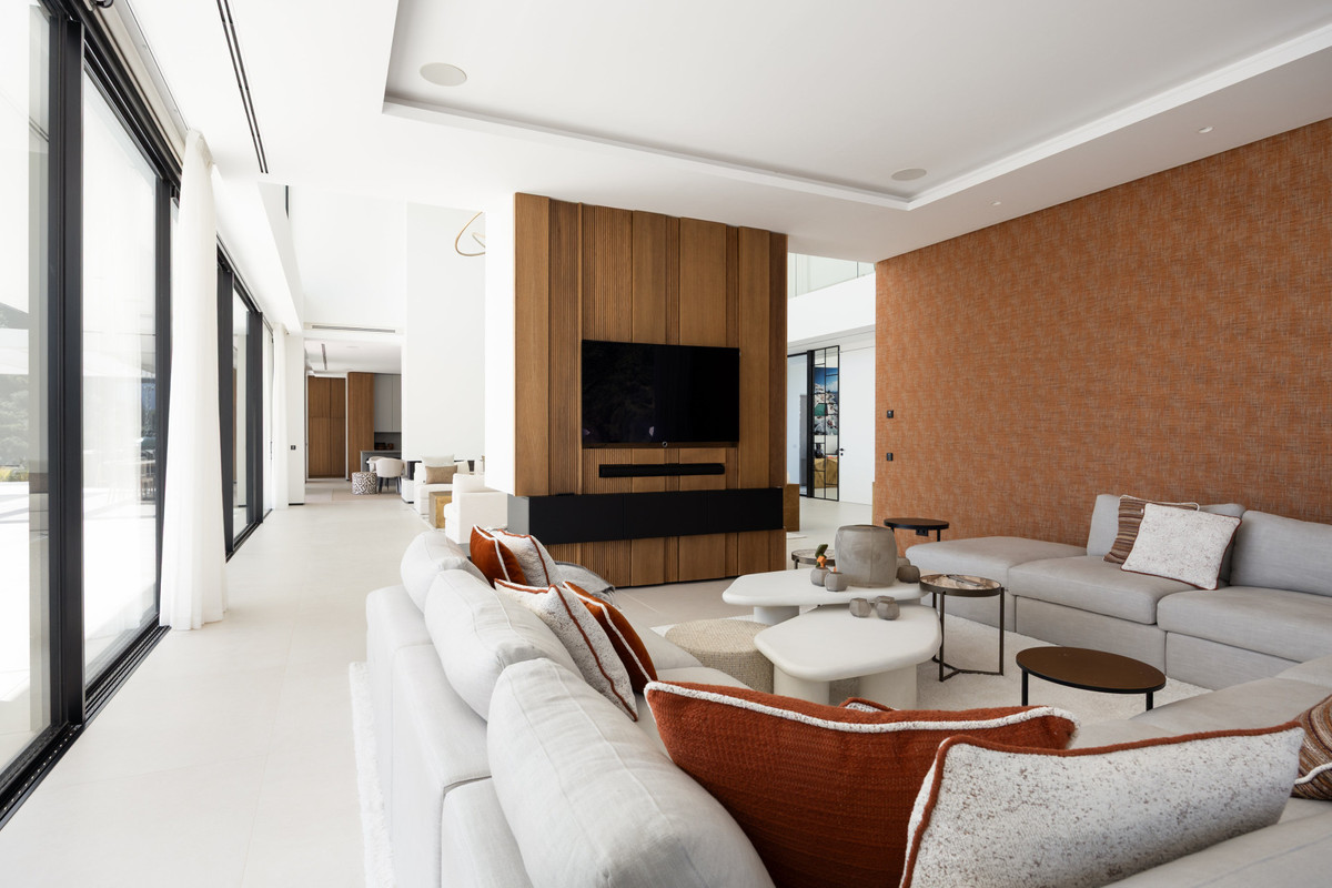 7 Bedroom Villa for Sale in El Madroñal — view 10