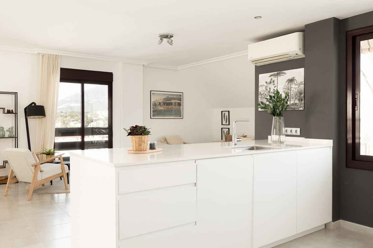 4 Bedroom Apartment for Sale in Nueva Andalucía — 5