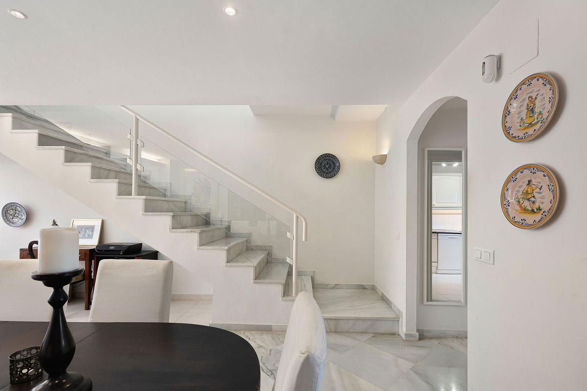 3 Bedroom Villa for Sale in Nueva Andalucía — 5
