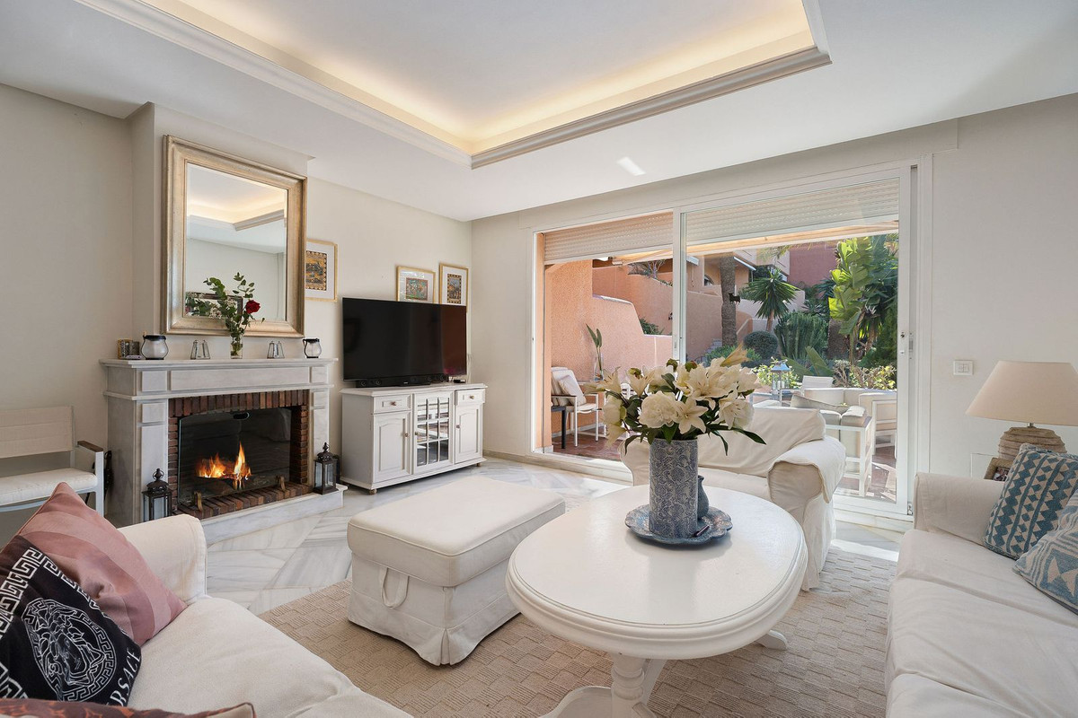 3 Bedroom Villa for Sale in Nueva Andalucía — 8
