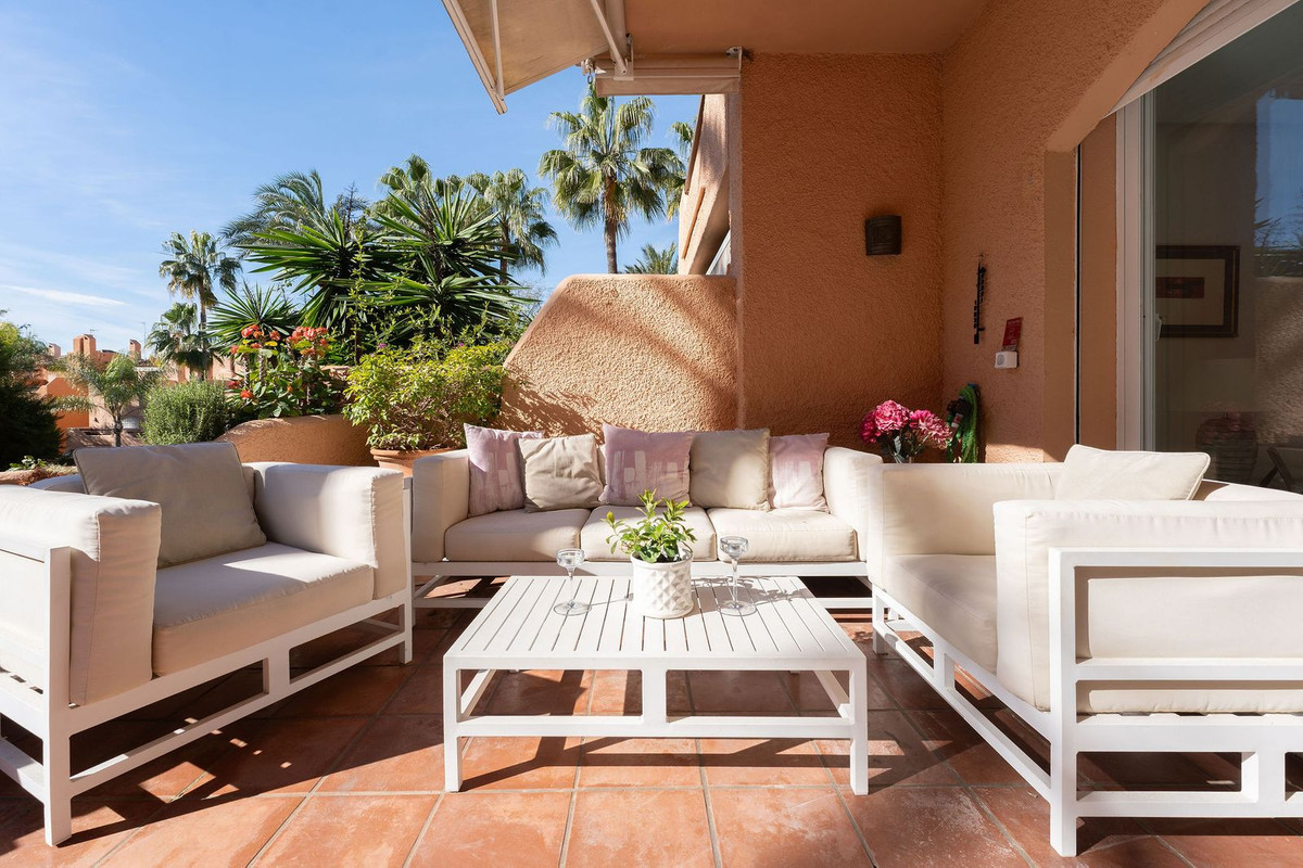 3 Bedroom Villa for Sale in Nueva Andalucía — 9