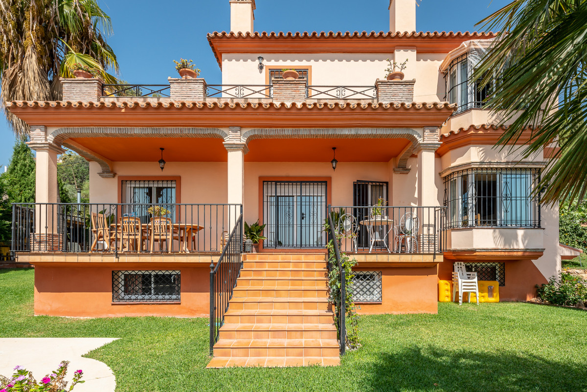4 Bedroom Villa for Sale in Marbella — 2