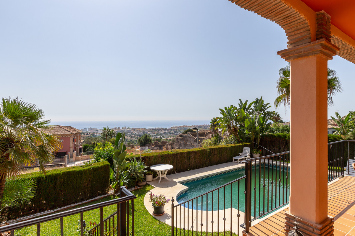 4 Bedroom Villa for Sale in Marbella — 4