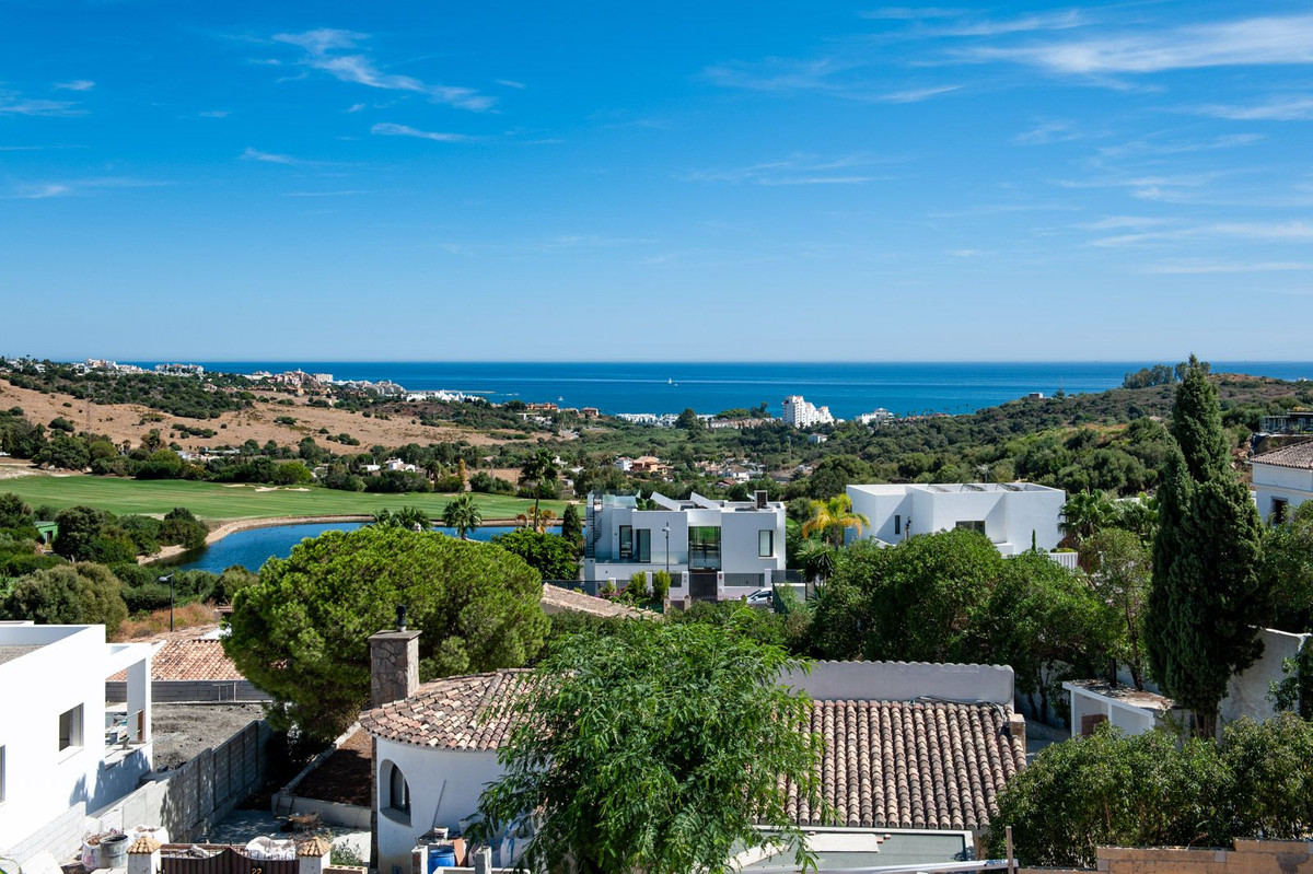 2 Bedroom Apartment for Sale in Estepona — 2