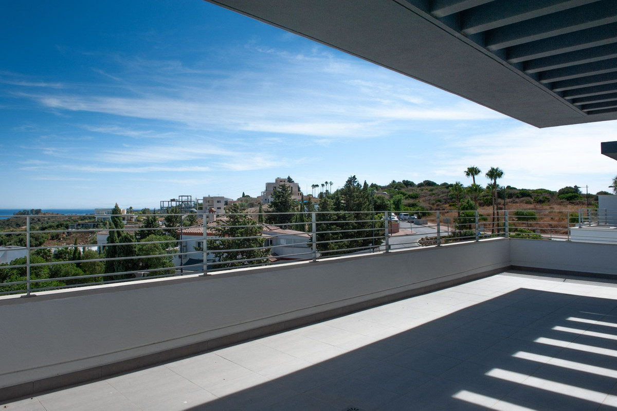 2 Bedroom Apartment for Sale in Estepona — 4