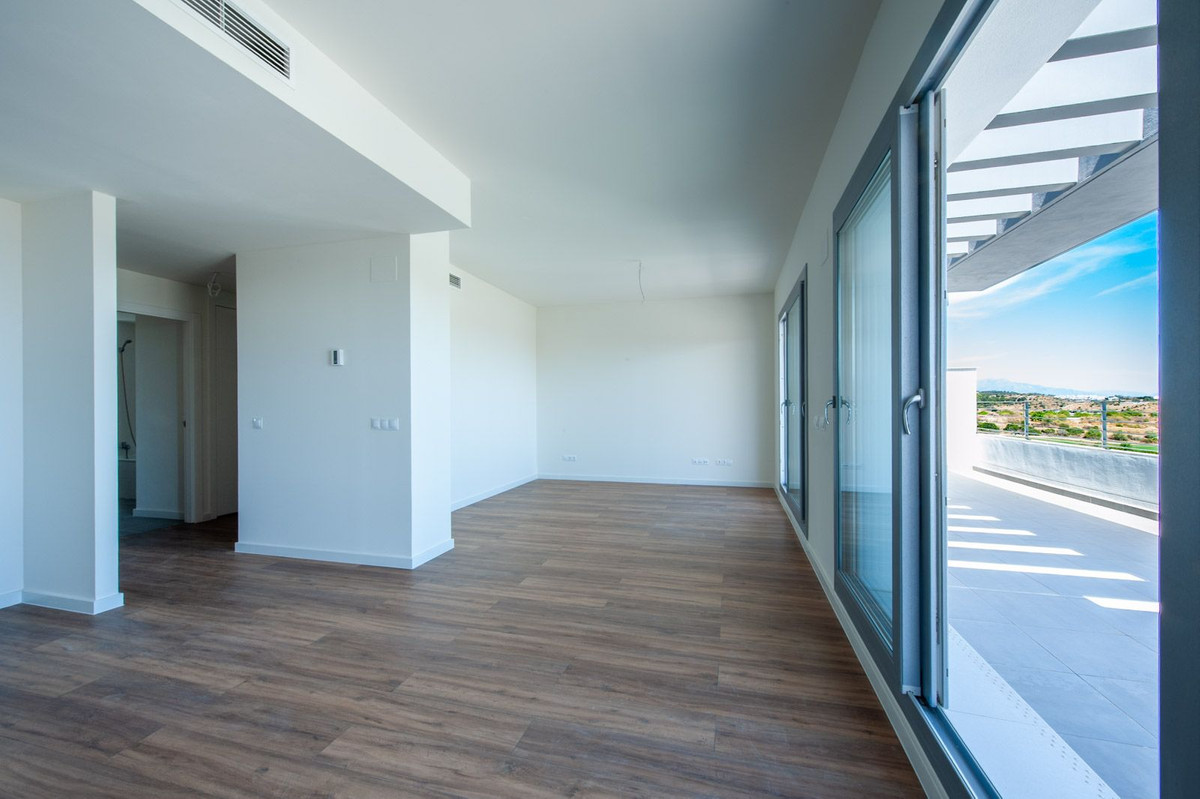 2 Bedroom Apartment for Sale in Estepona — 6
