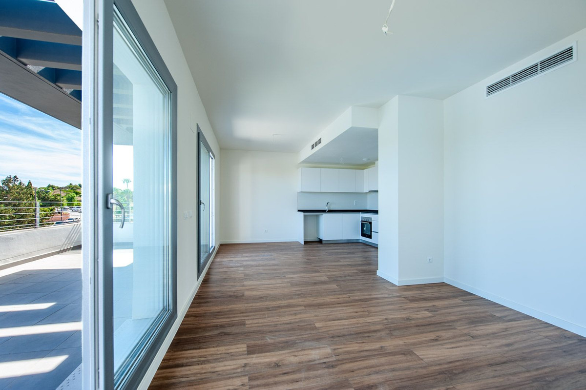 2 Bedroom Apartment for Sale in Estepona — 7