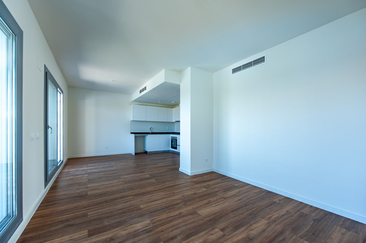 2 Bedroom Apartment for Sale in Estepona — 8