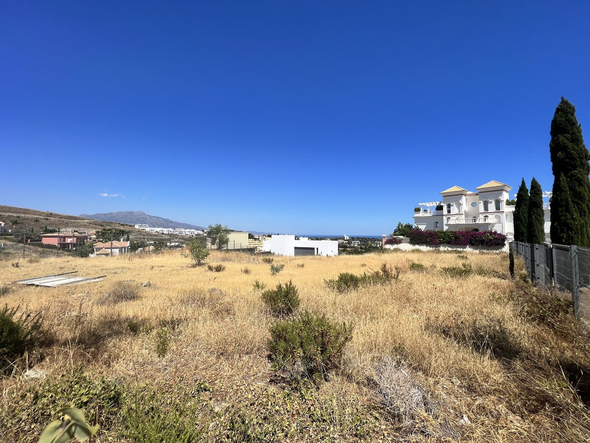 Plot for Sale in Benahavís