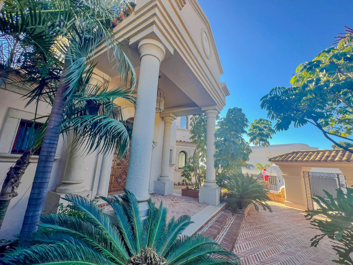5 Bedroom Villa for Sale in Los Flamingos — 2