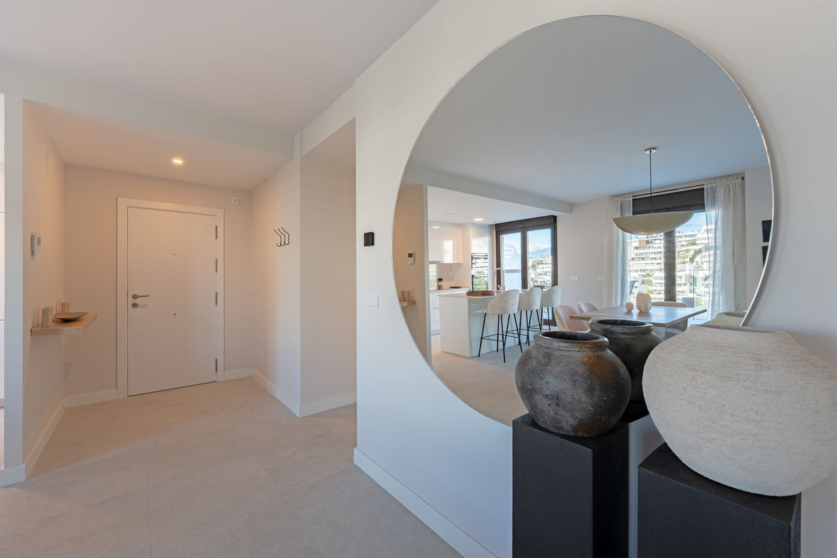 3 Bedroom Apartment for Sale in Estepona — 8