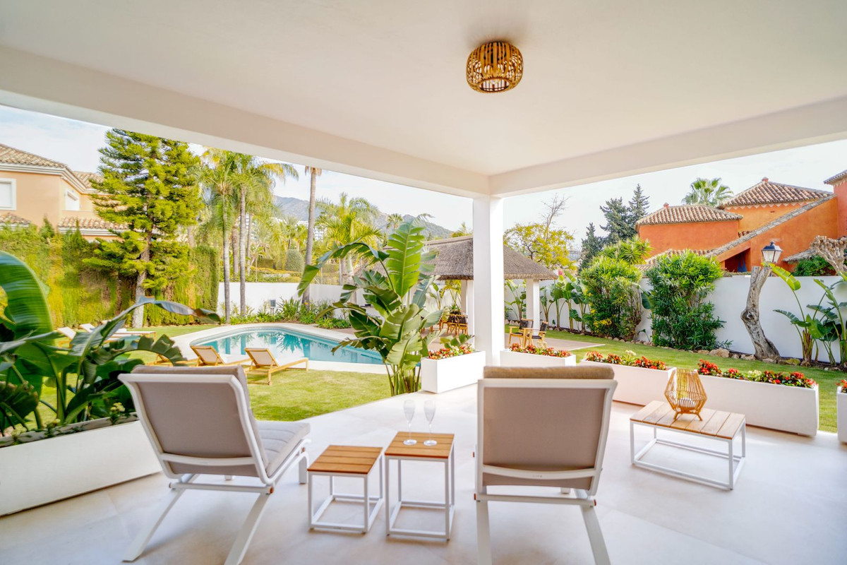6 Bedroom Villa for Sale in Marbella
