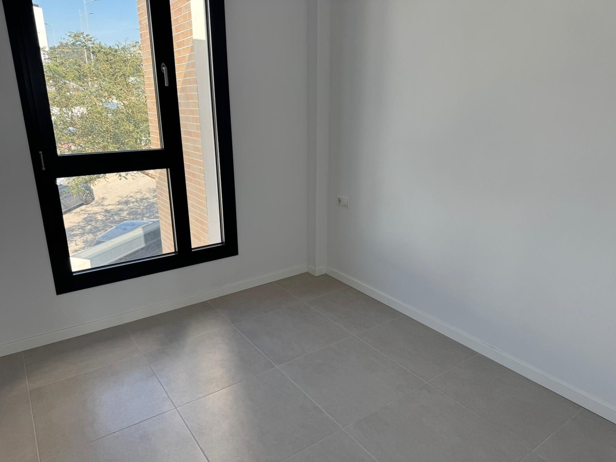 2 Bedroom Apartment for Sale in Estepona — 6