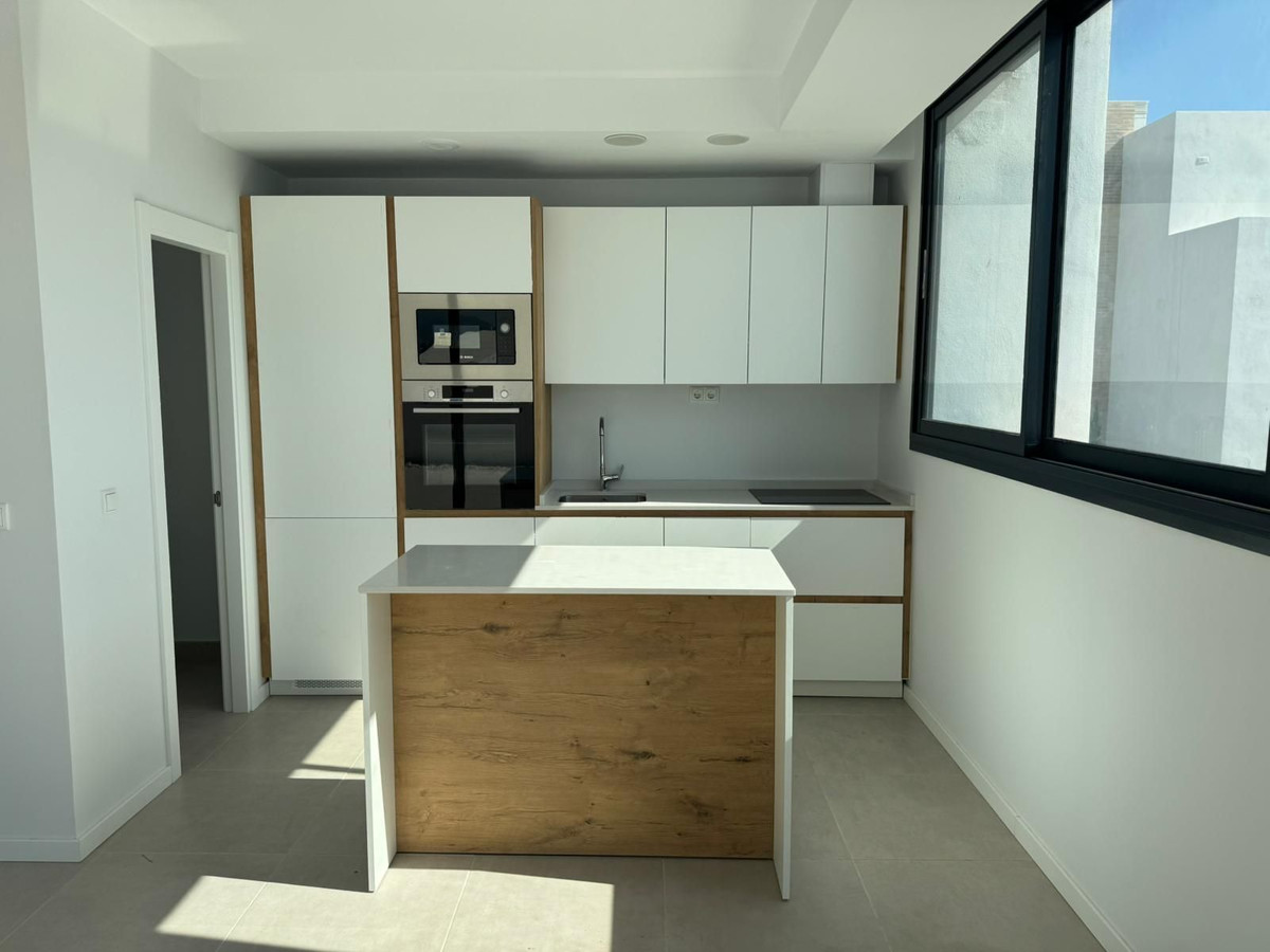 2 Bedroom Apartment for Sale in Estepona — 3