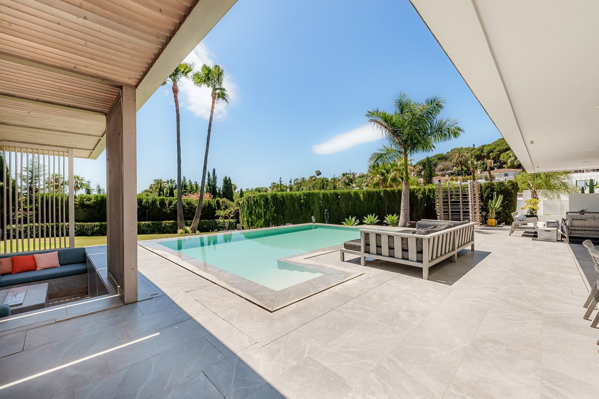 4 Bedroom Villa for Sale in Nueva Andalucía — view 10