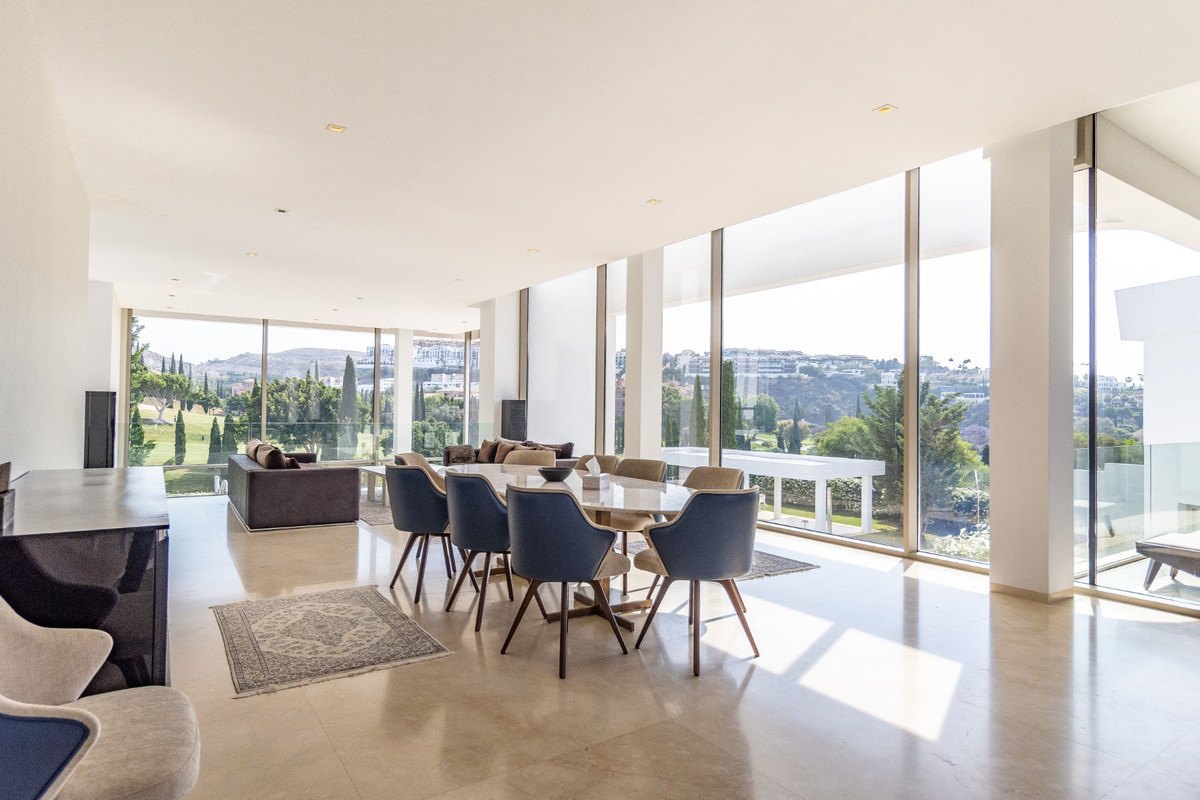 6 Bedroom Villa for Sale in Benahavís — 6
