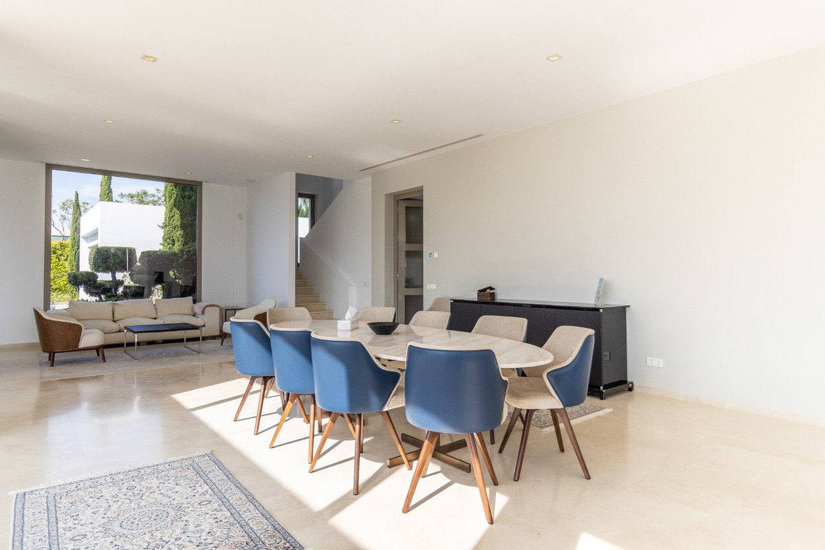 6 Bedroom Villa for Sale in Benahavís — view 10