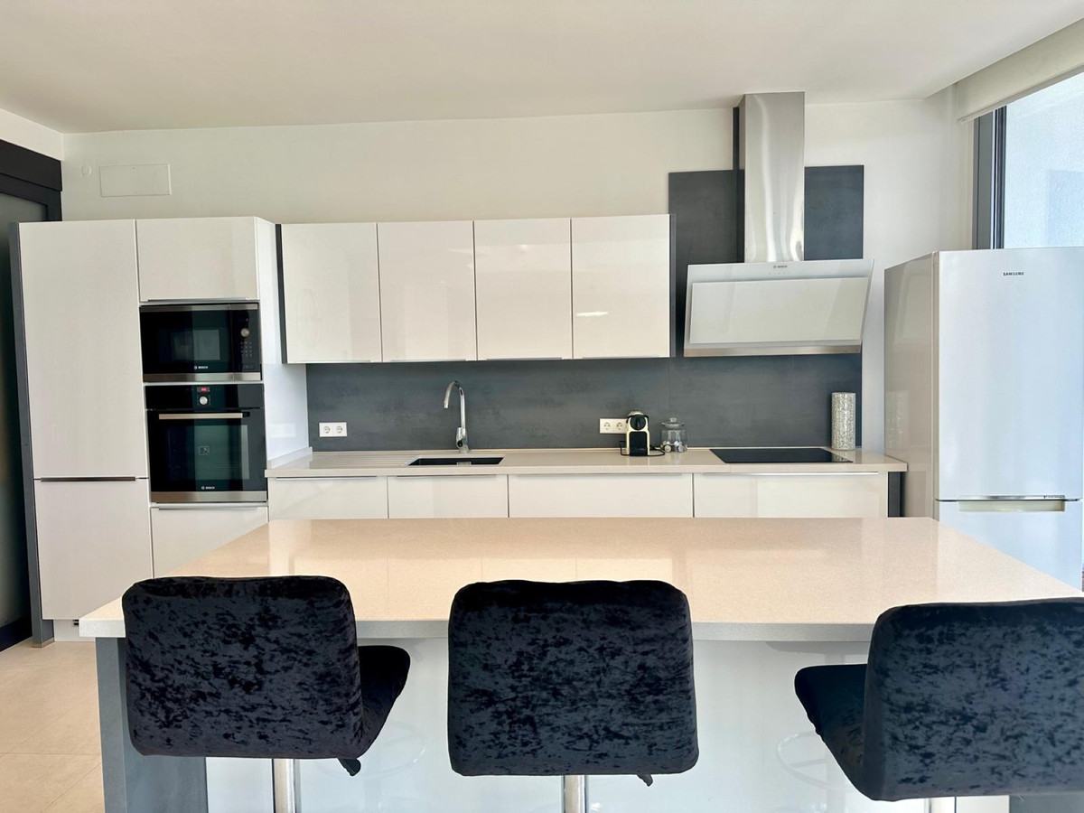 5 Bedroom Villa for Sale in The Golden Mile — 6