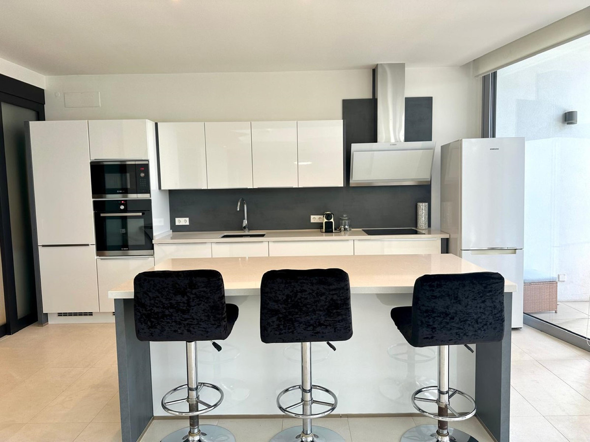 5 Bedroom Villa for Sale in The Golden Mile — 8