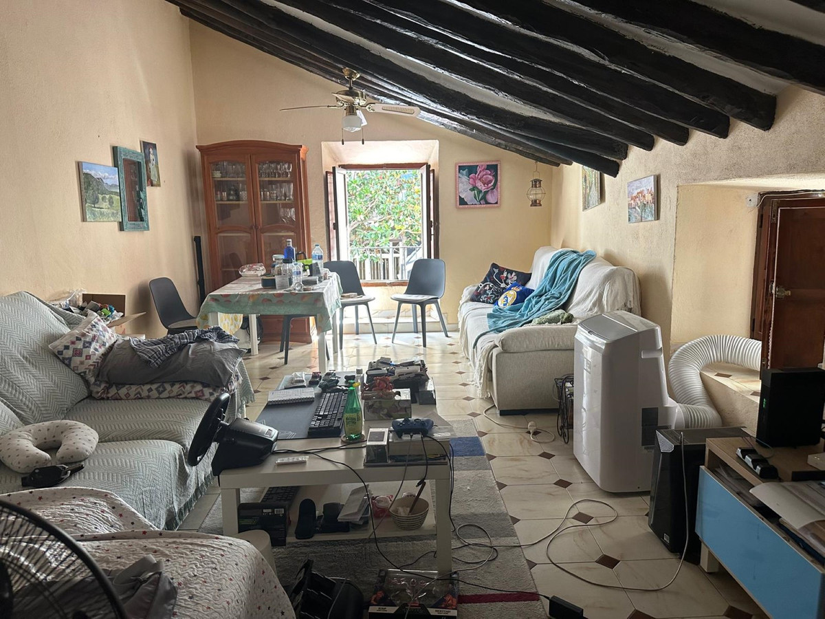4 Bedroom Villa for Sale in Marbella — 4