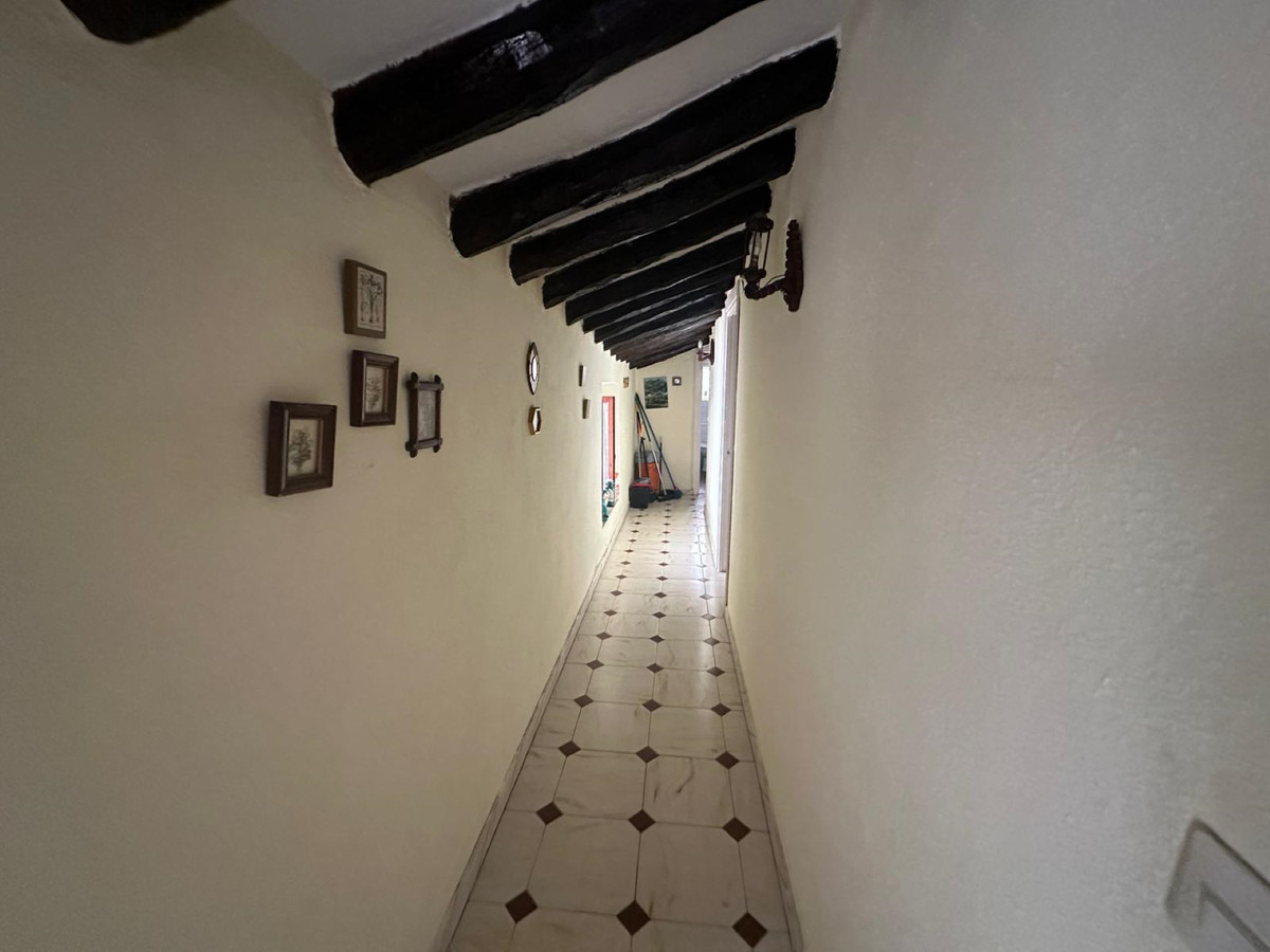 4 Bedroom Villa for Sale in Marbella — 5