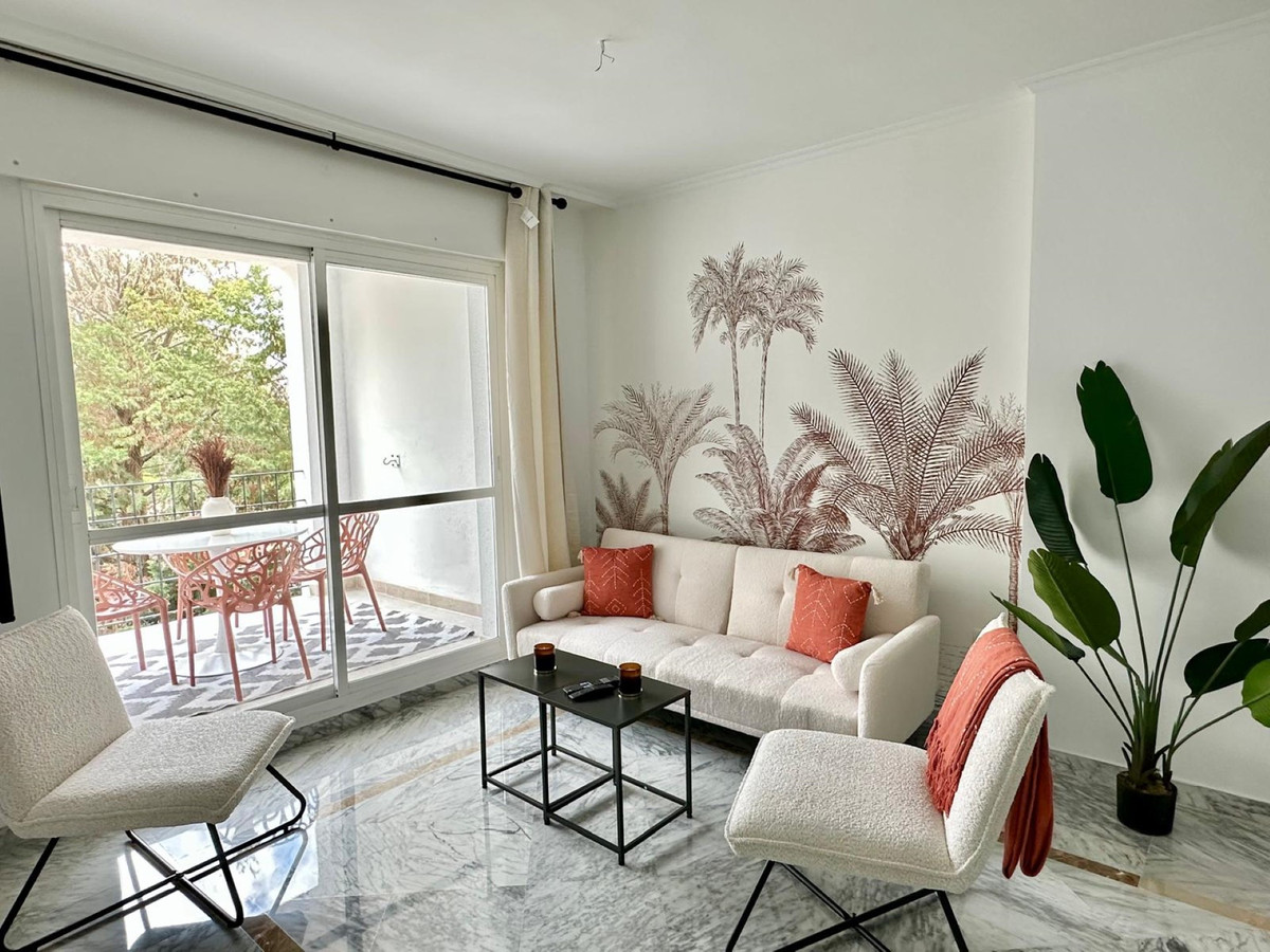 2 Bedroom Apartment for Sale in San Pedro de Alcántara — 2