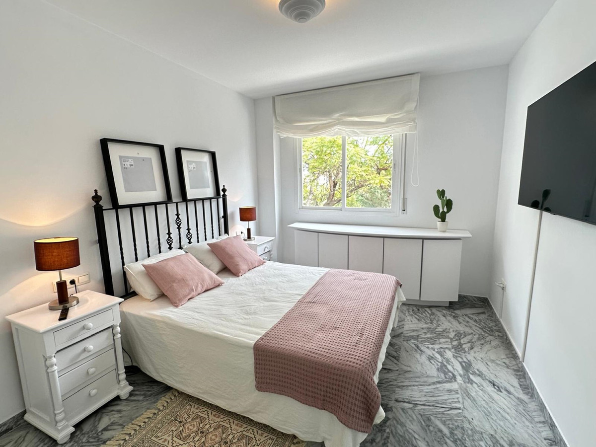 2 Bedroom Apartment for Sale in San Pedro de Alcántara — 5